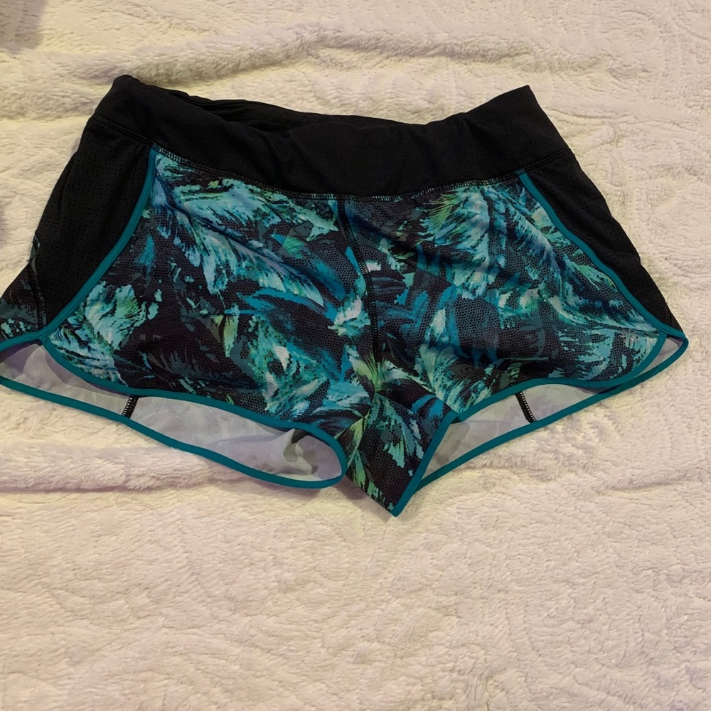 printed athleta shorts